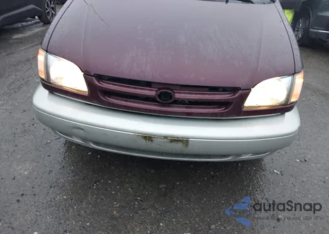 1998 Toyota Sienna Le/Xle z USA, uszkodzony, nr VIN 4T3ZF13C6WU001854